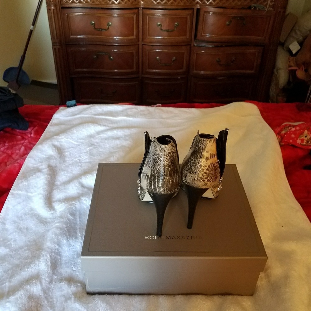 Shoes - Picture 2 of 2